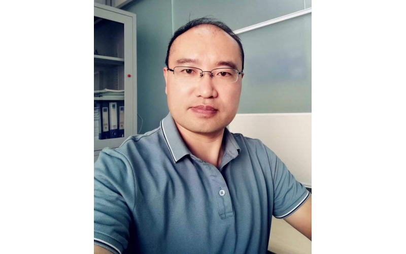 JXF吉祥坊·网址生物技术研究院院长（主兽医） 张洪亮